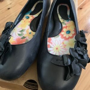 Born Gemma black flats size 9